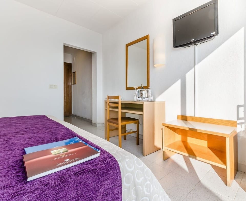 Superior Single Room, 1 Twin Bed | In-room safe, free WiFi, bed sheets