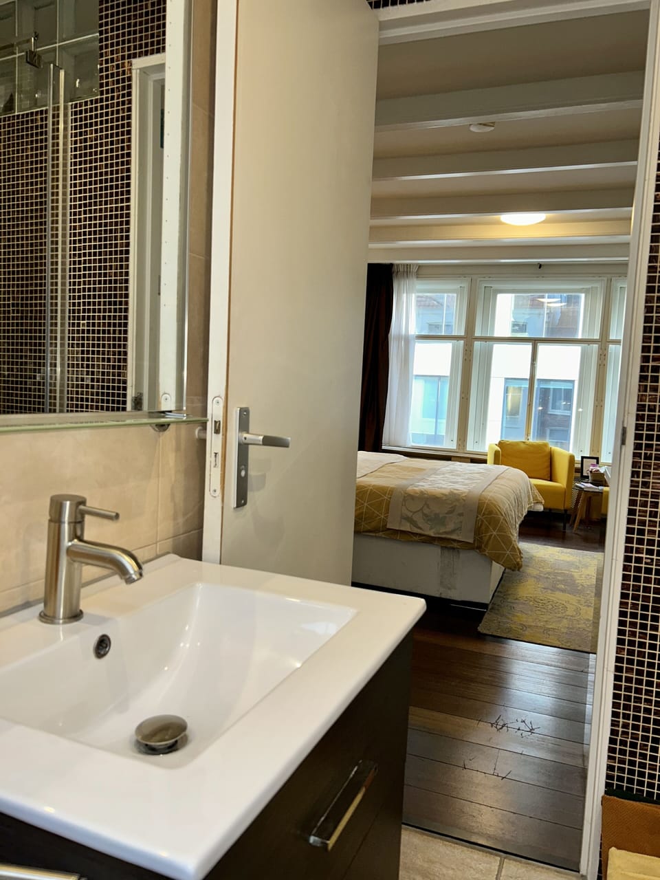 Deluxe Double Room | Bathroom | Shower, free toiletries, hair dryer, towels