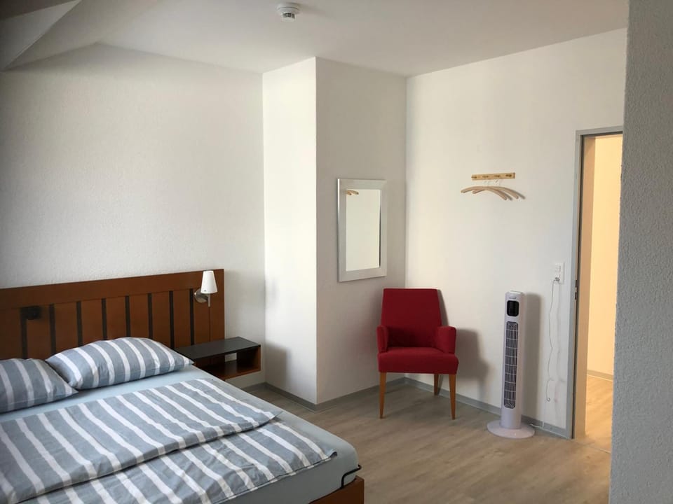 Desk, WiFi (free), bed sheets