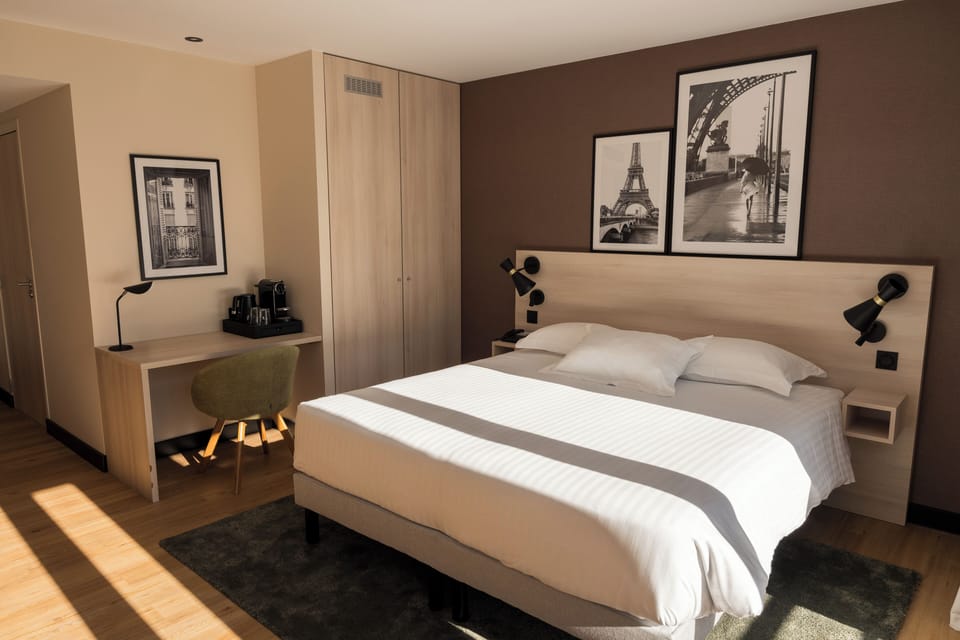 Standard Room | Premium bedding, free minibar, in-room safe, desk