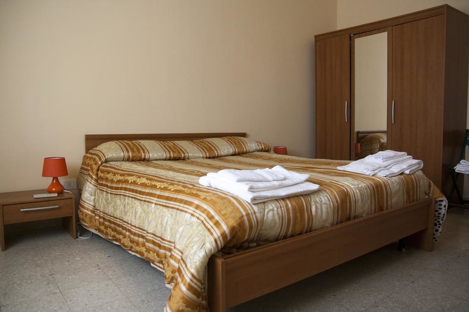 Desk, rollaway beds, free WiFi
