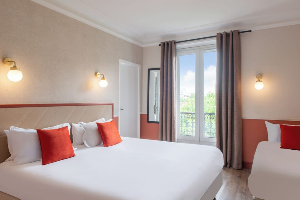 Superior Triple Room | Hypo-allergenic bedding, minibar, in-room safe, individually furnished