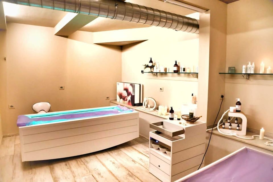 Couples treatment rooms, sauna, hot tub, steam room, Turkish bath