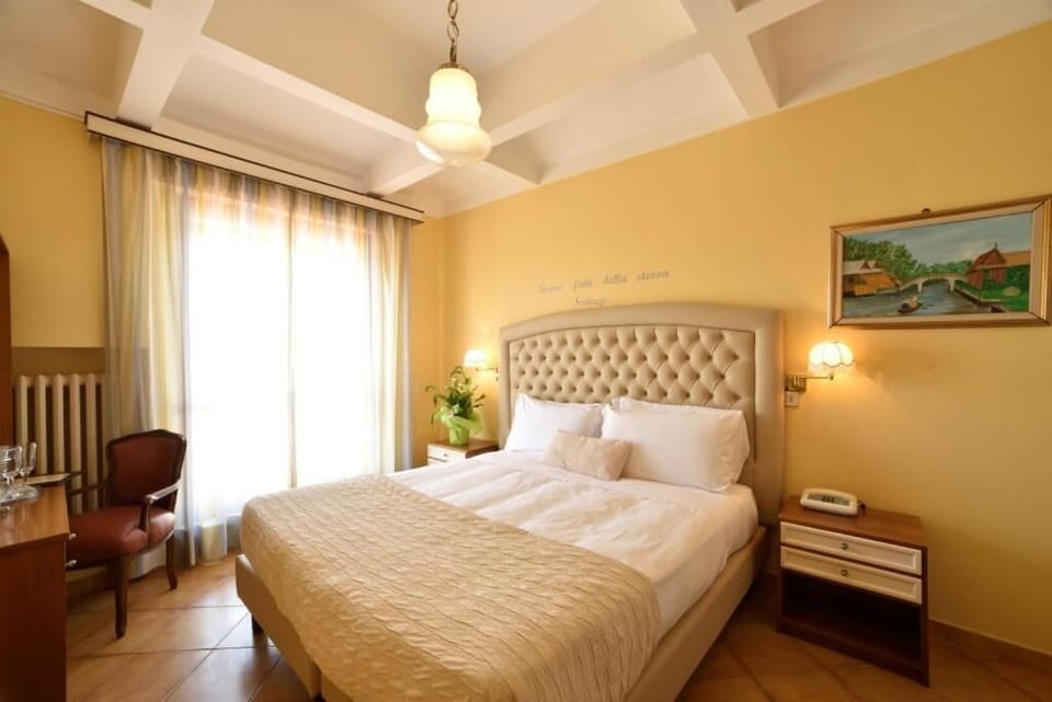 In-room safe, desk, rollaway beds, free WiFi