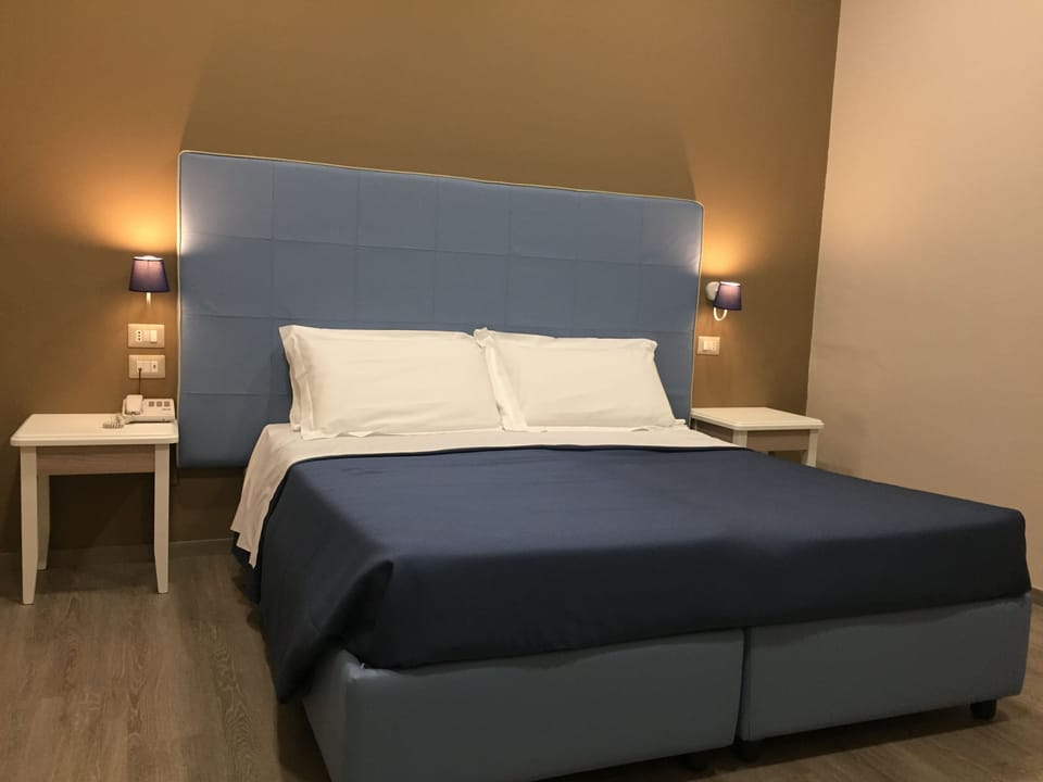 Double or Twin Room | Egyptian cotton sheets, premium bedding, Select Comfort beds, minibar