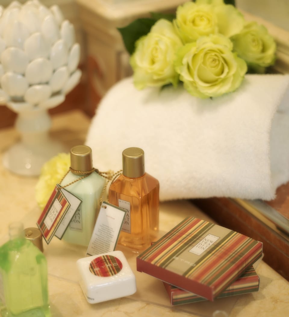 Shower, hydromassage showerhead, eco-friendly toiletries, hair dryer