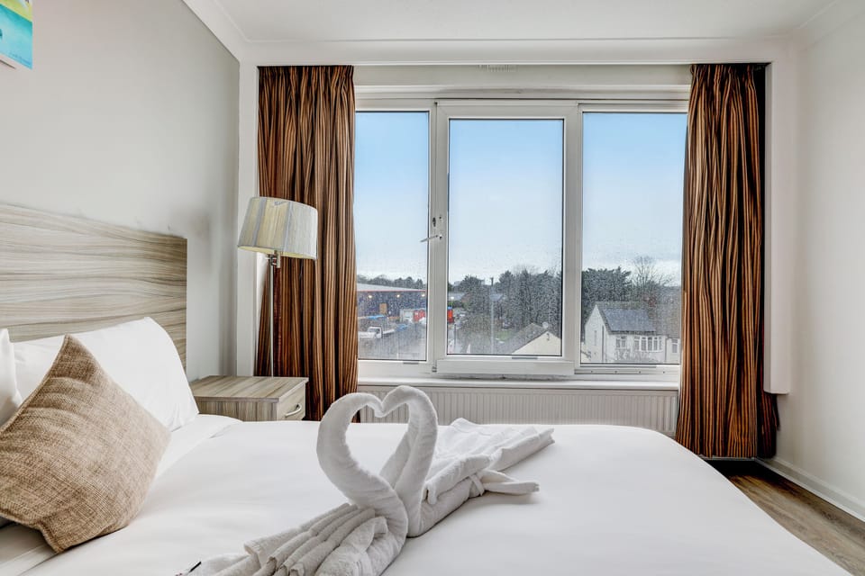 1 bedroom, desk, free WiFi, bed sheets