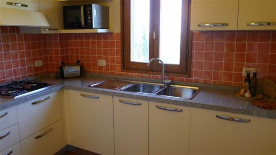 Apartment, 1 Bedroom 150m From Villa Le Barone | Private kitchen