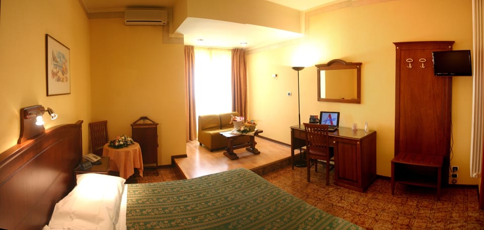 Down comforters, minibar, desk, free WiFi