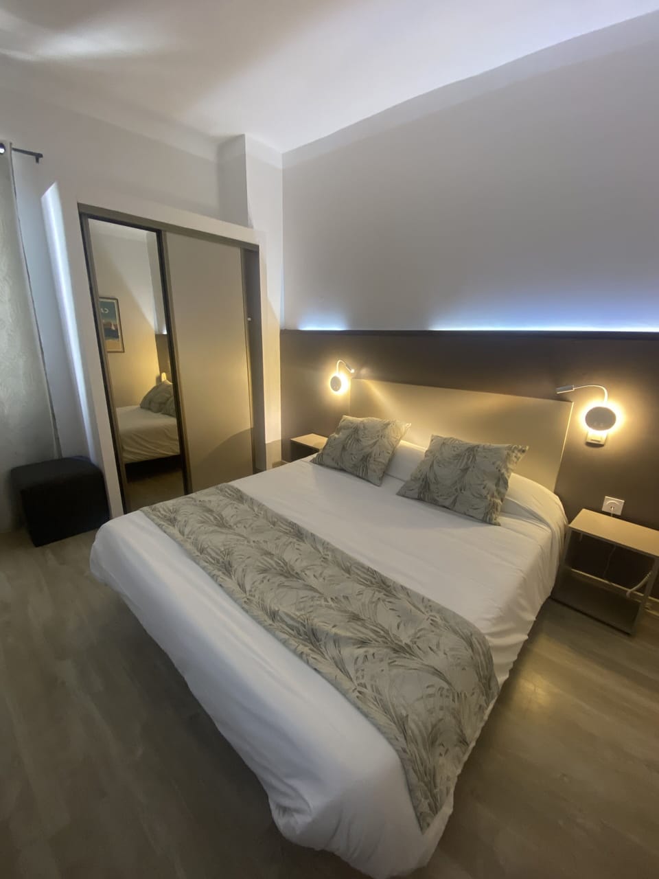 Standard Double Room | Desk, soundproofing, free cribs/infant beds, free rollaway beds