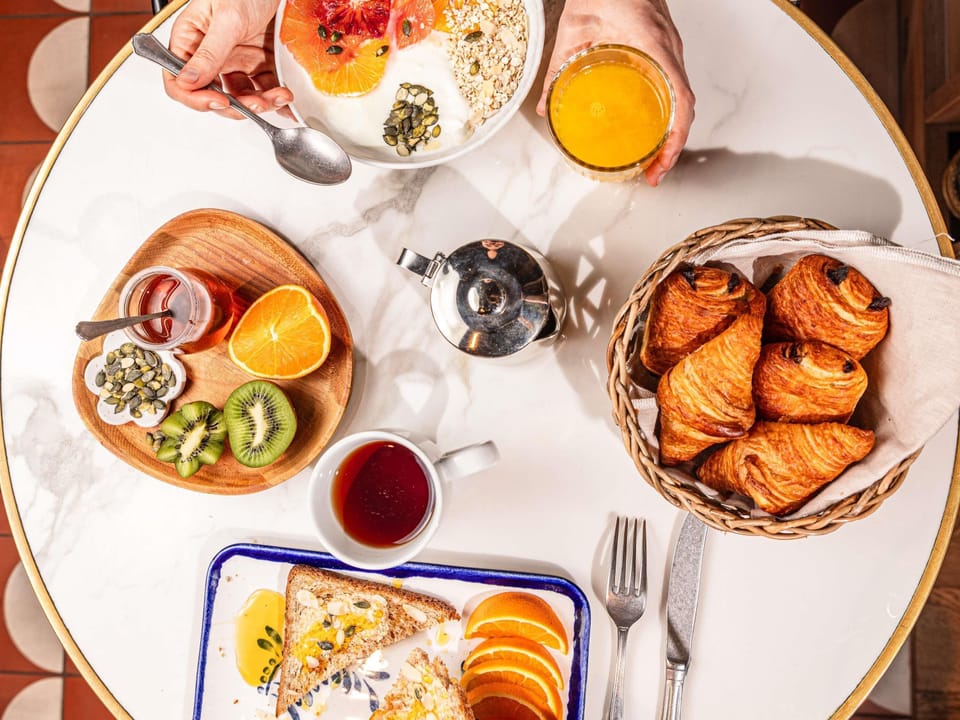 Free daily continental breakfast