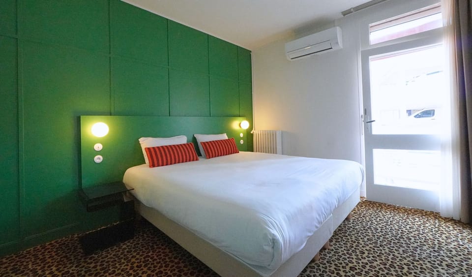 Superior Double Room | Desk, laptop workspace, soundproofing, iron/ironing board
