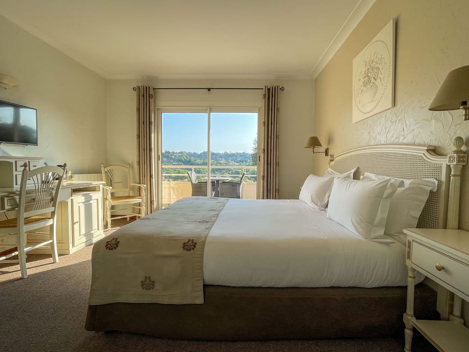 Superior Double Room, Balcony | Premium bedding, minibar, in-room safe, desk