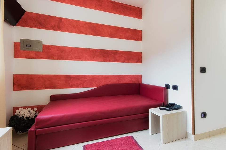 Junior Suite | In-room safe, desk, soundproofing, free WiFi