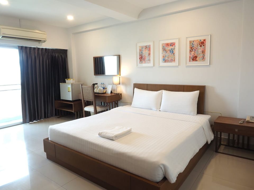 Minibar, desk, iron/ironing board, rollaway beds