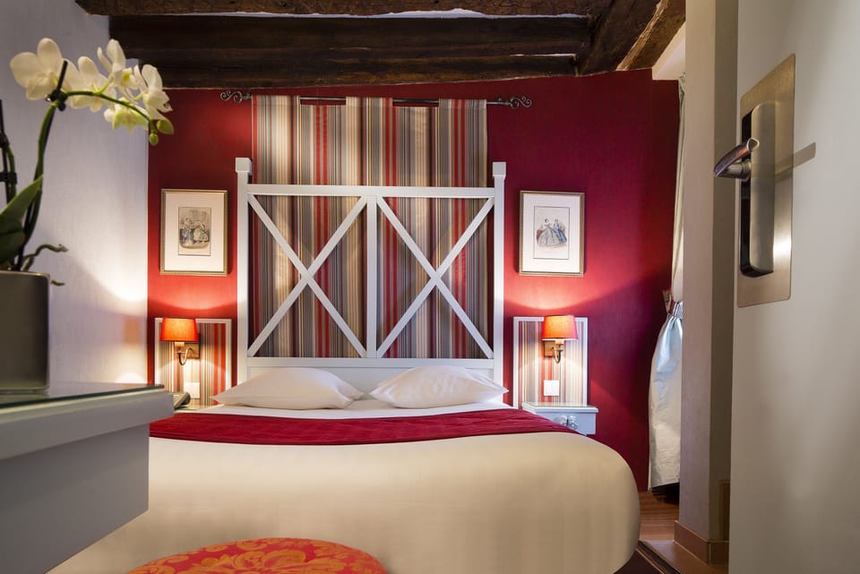 Single Room | Minibar, in-room safe, desk, soundproofing