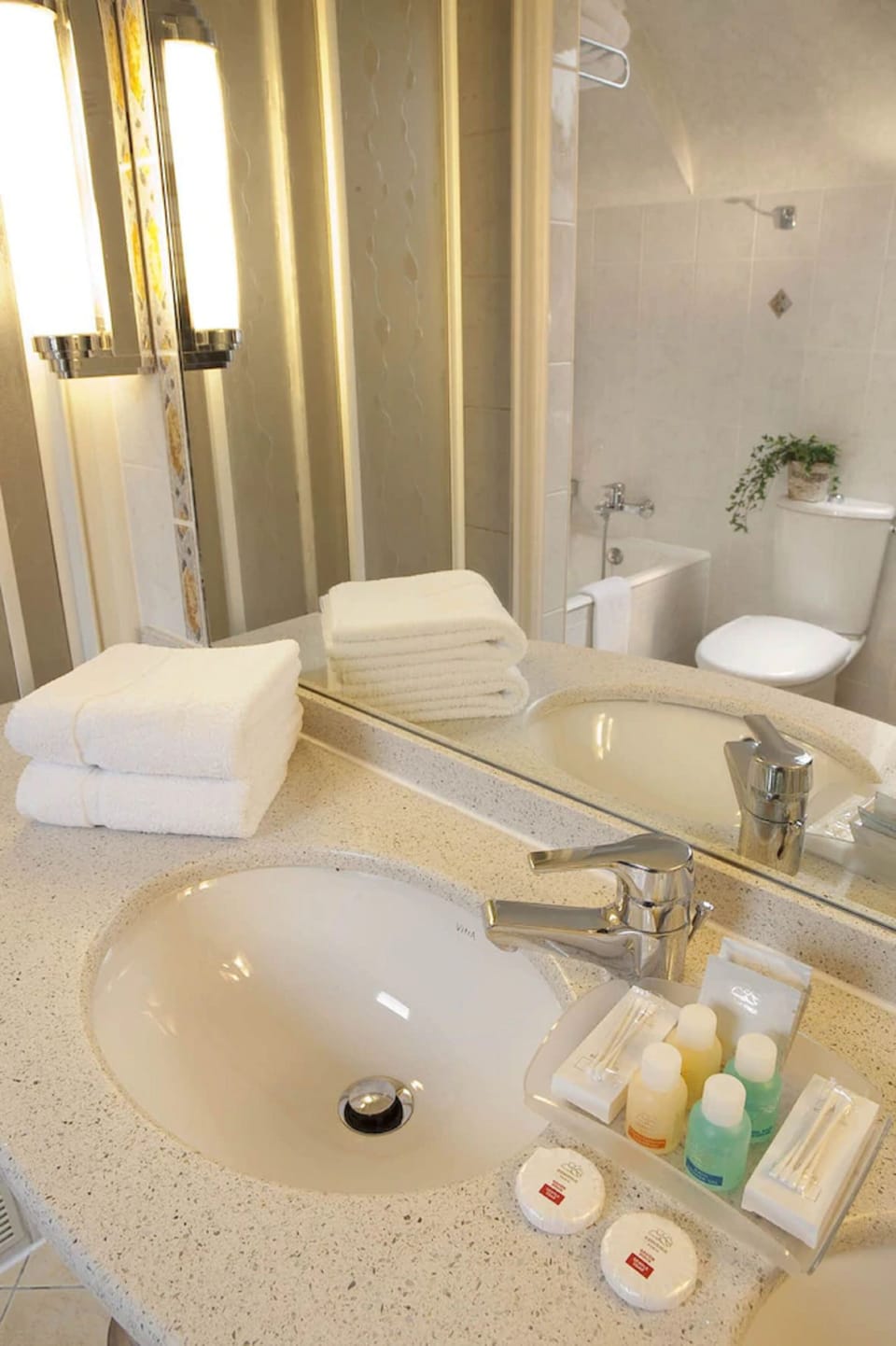 Bathtub, free toiletries, hair dryer, towels
