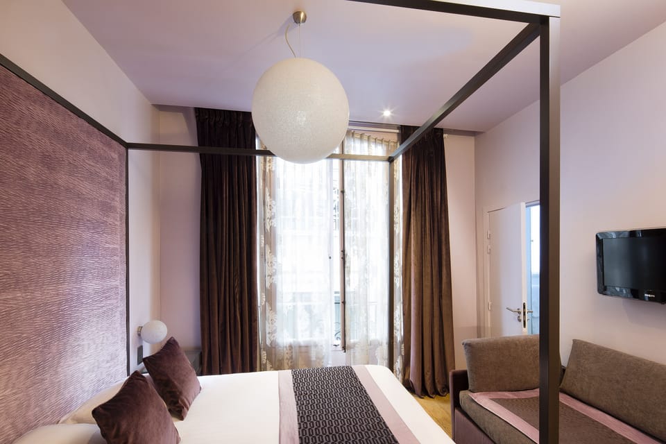 Minibar, in-room safe, desk, soundproofing