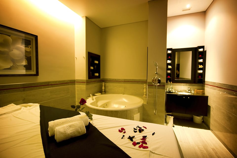 Turkish bath, body treatments, mud baths, hydrotherapy, aromatherapy