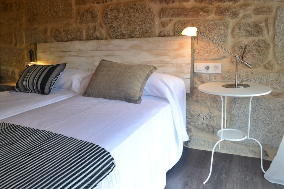 Classic Apartment, 2 Bedrooms | Desk, soundproofing, rollaway beds, free WiFi