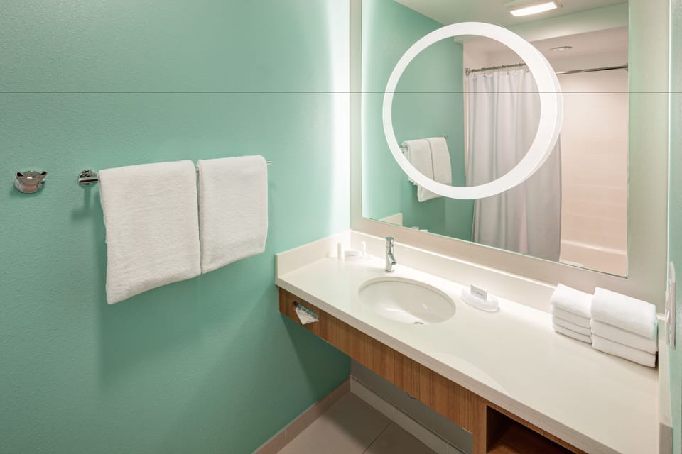 Combined shower/tub, eco-friendly toiletries, hair dryer, towels