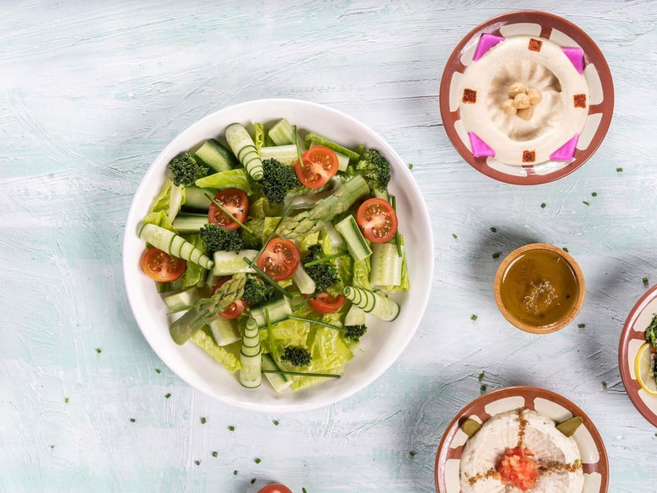 4 restaurants; breakfast, lunch, dinner, and brunch served