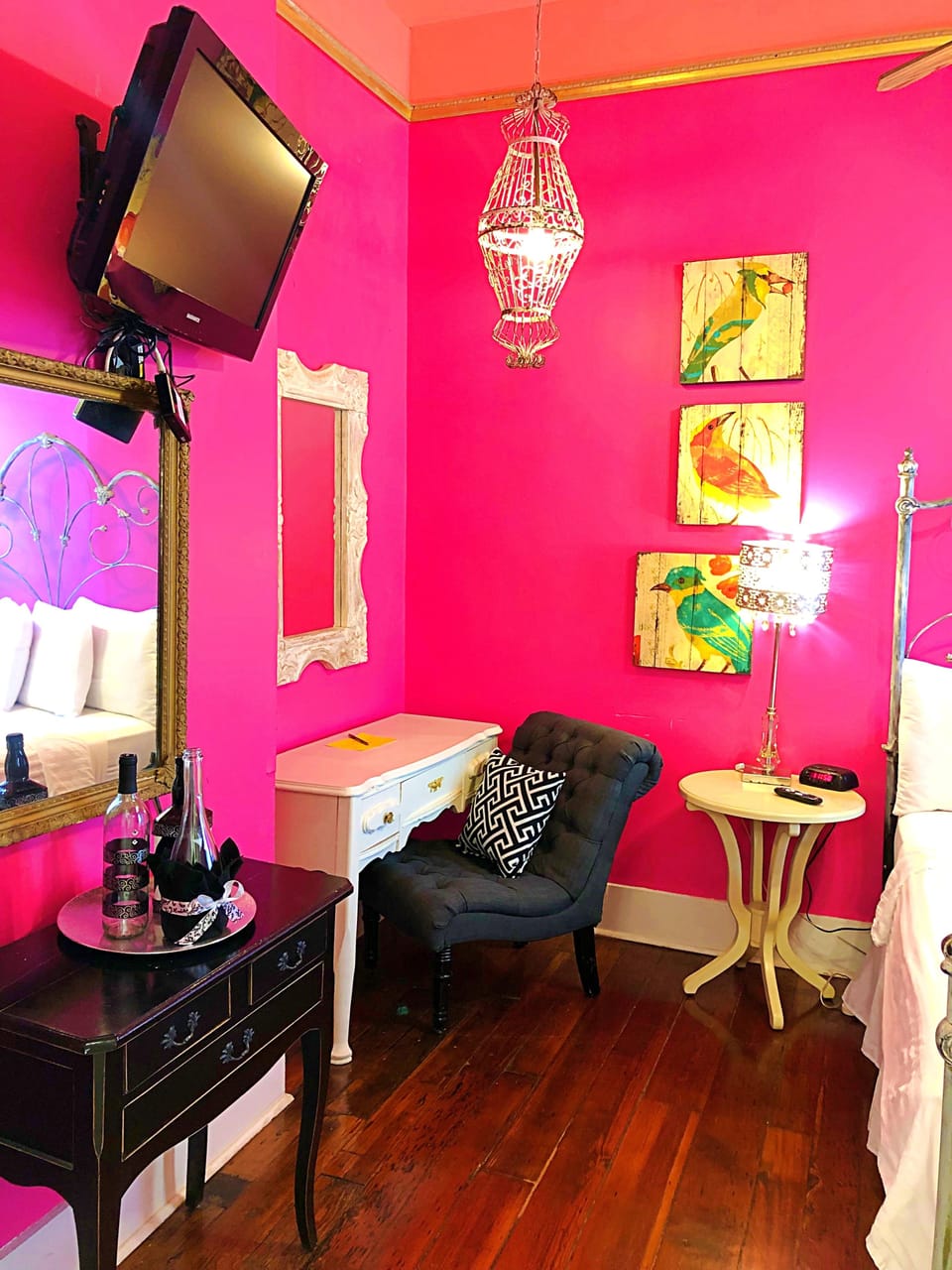 Classic Room | Premium bedding, iron/ironing board, free WiFi, bed sheets