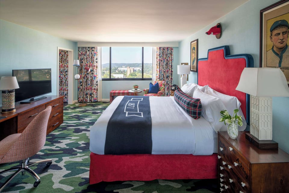 Pillowtop beds, in-room safe, desk, laptop workspace