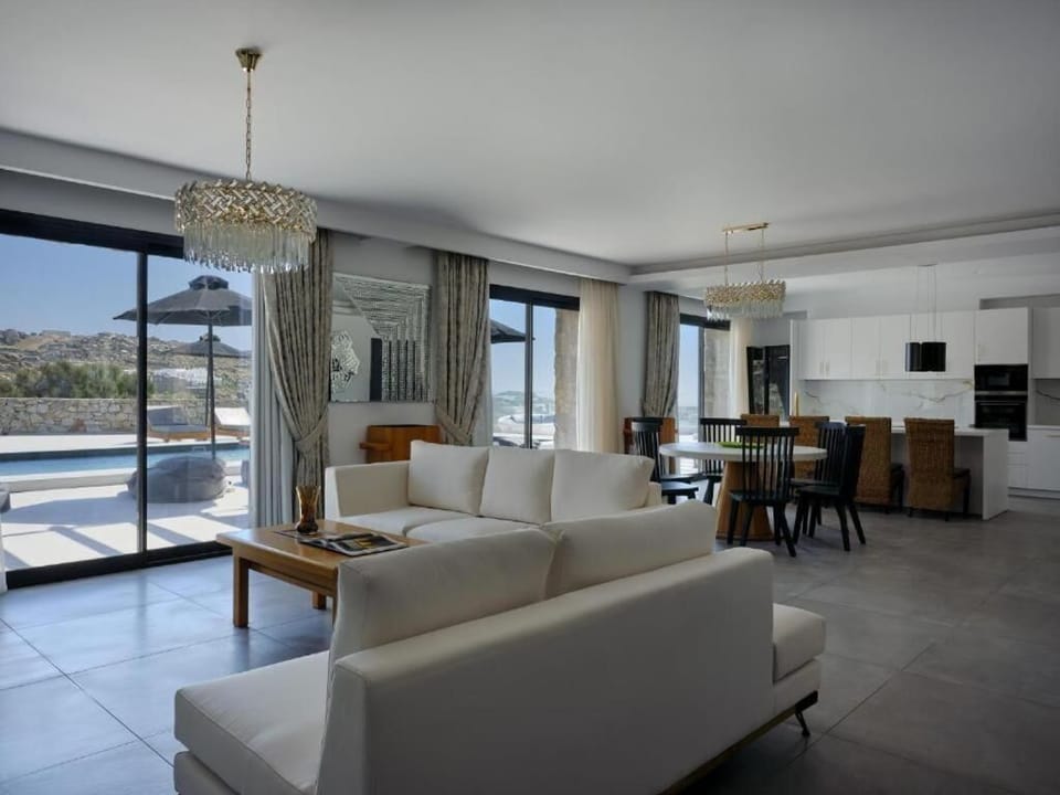 14 Bedroom Villa with Private Pool | Premium bedding, pillowtop beds, in-room safe, desk