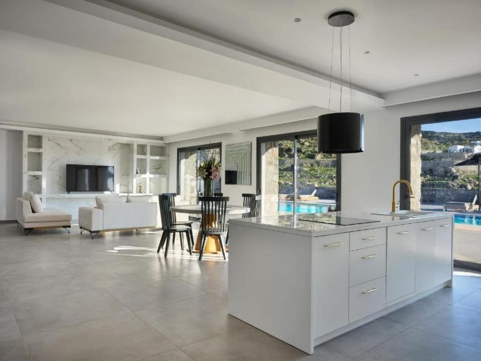 14 Bedroom Villa with Private Pool | Premium bedding, pillowtop beds, in-room safe, desk