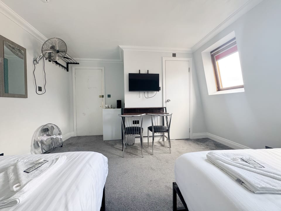 Standard Quadruple Room | Free WiFi, bed sheets