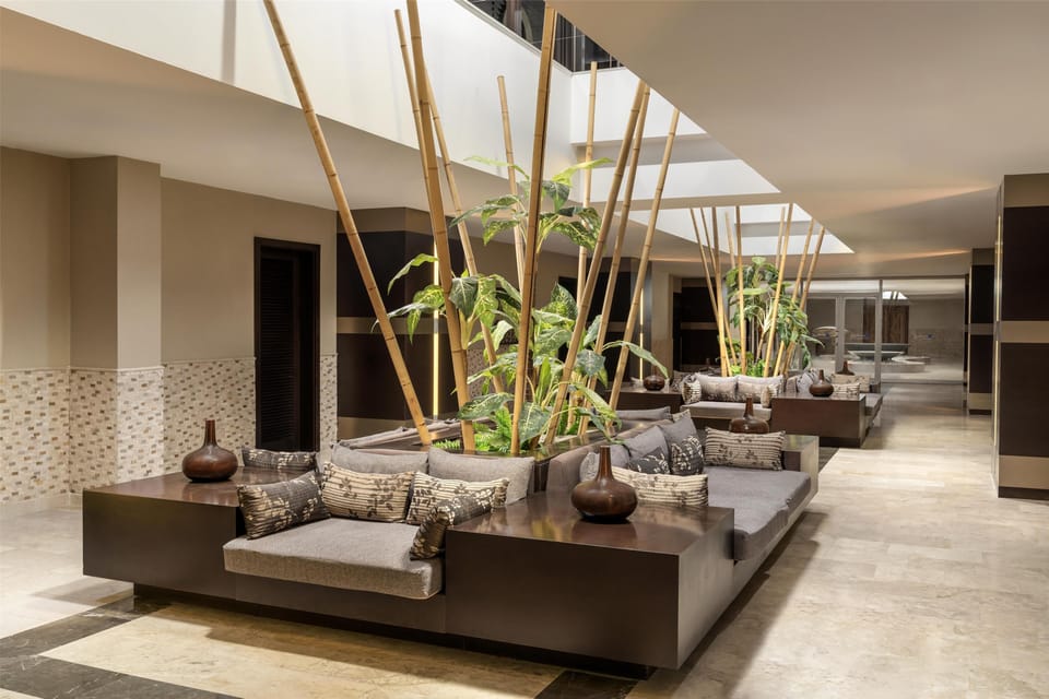 Couples treatment rooms, sauna, hot tub, steam room, hot springs