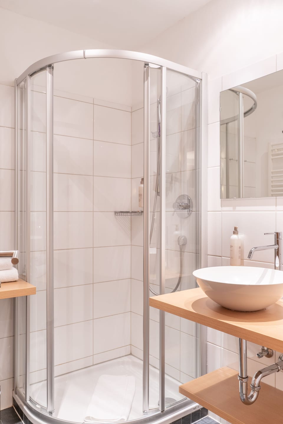 Basic Double Room, Balcony | Bathroom | Shower, free toiletries, hair dryer, bathrobes
