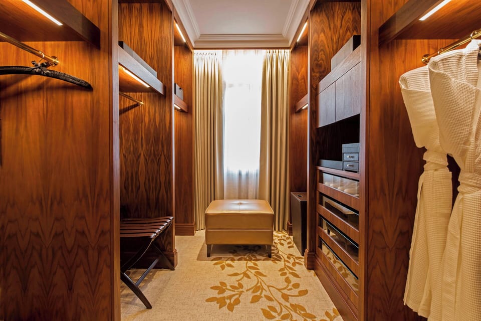 Royal Suite, 1 Bedroom | Pillowtop beds, minibar, in-room safe, individually furnished