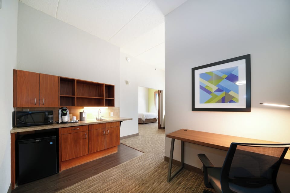 In-room safe, desk, laptop workspace, blackout drapes