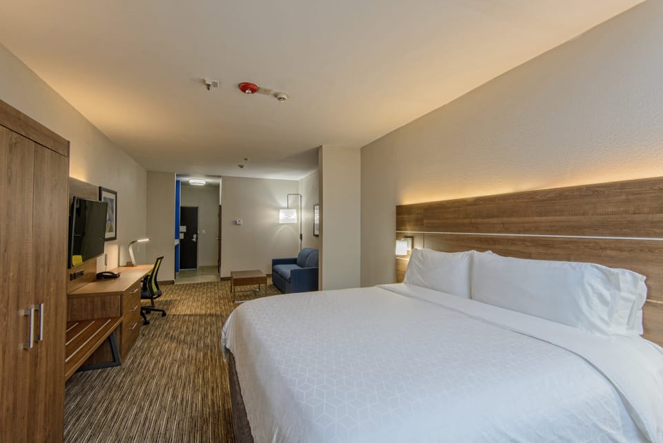 In-room safe, desk, blackout drapes, iron/ironing board