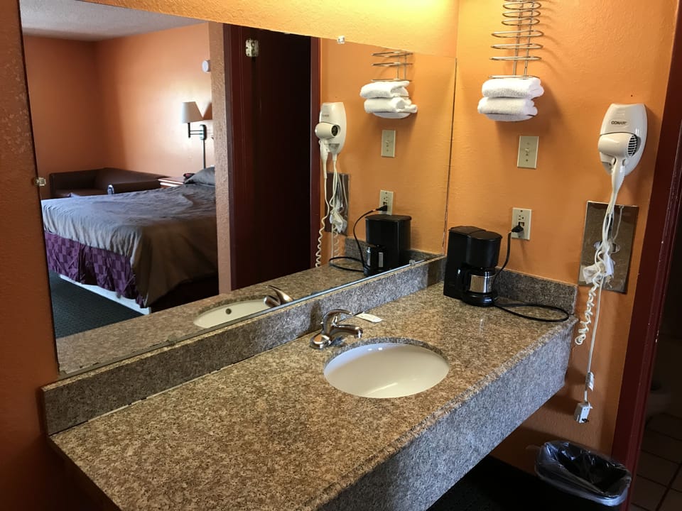 Combined shower/tub, free toiletries, hair dryer (on request), towels