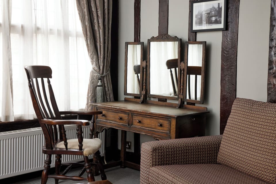 Superior Room | Desk, iron/ironing board, free cribs/infant beds, free WiFi