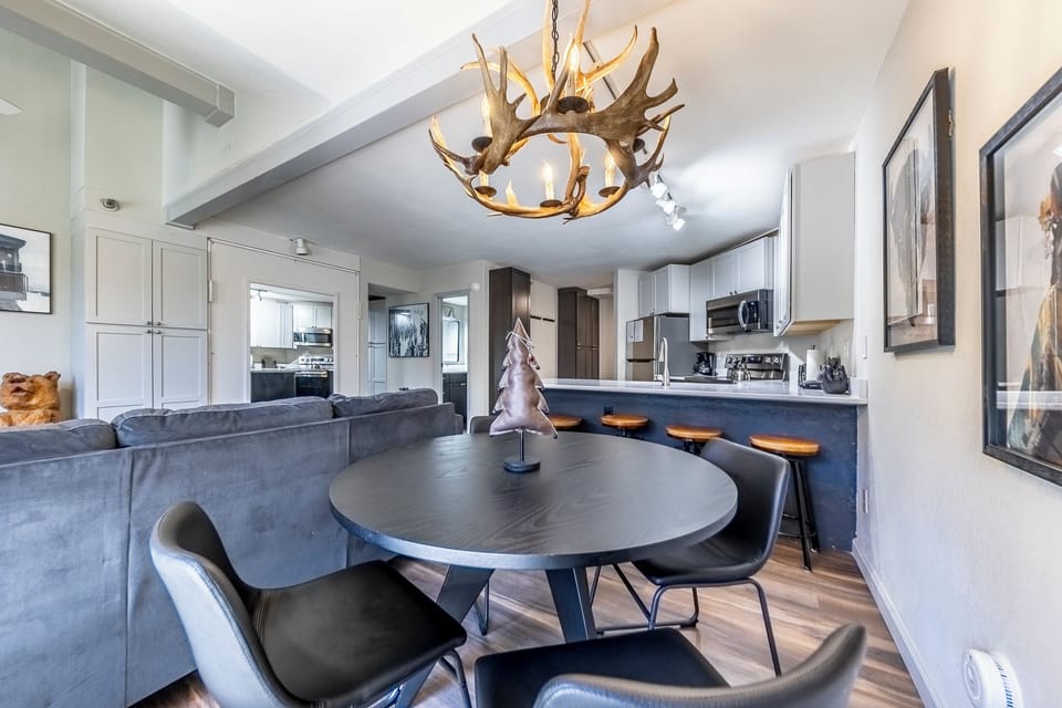 Dining table with seating for 4 and an additional seating for 4