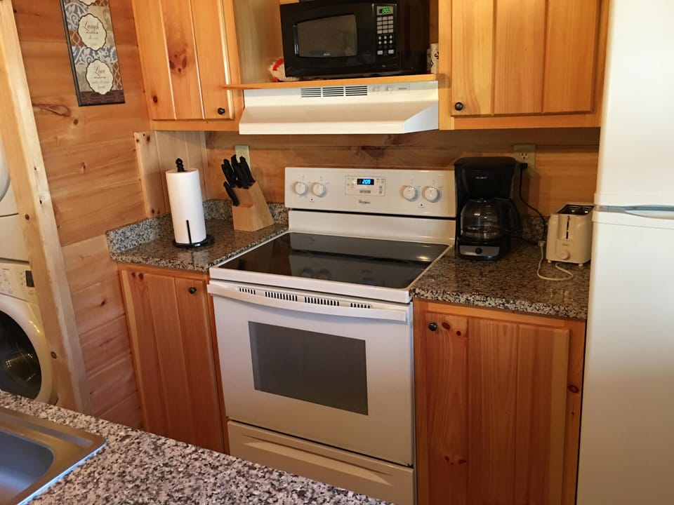 Full kitchen
