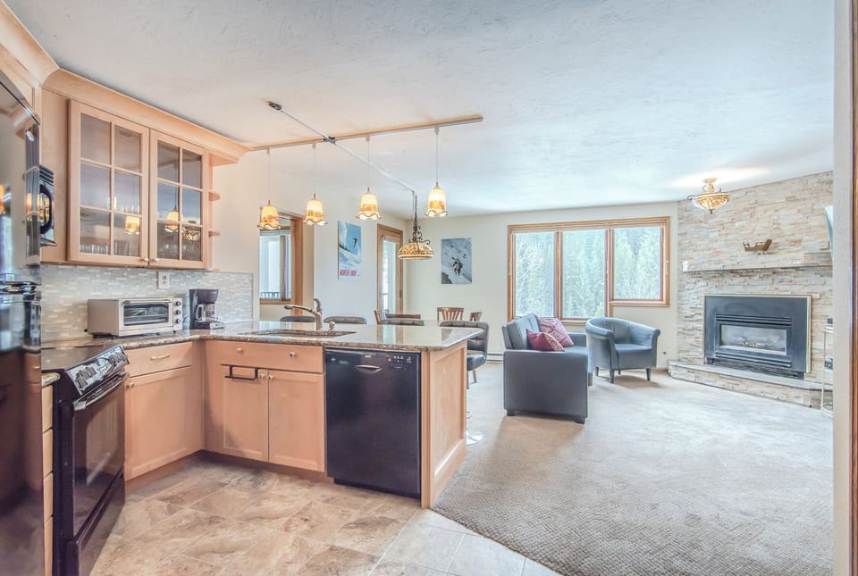 Open Floor Plan- - Living area, dining area, and kitchen all flow together nicely with the open floor plan.
