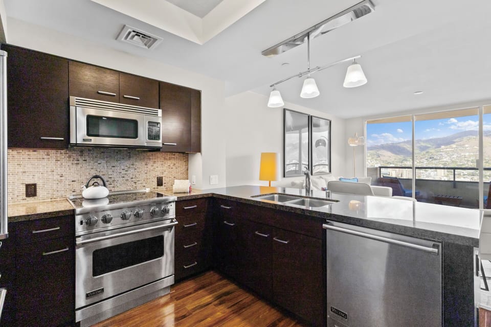 Kitchen - Functional and fully-equipped for all your needs!
