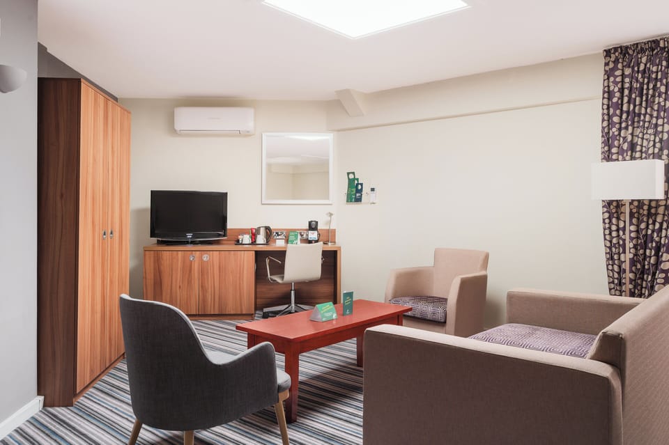 In-room safe, desk, laptop workspace, blackout drapes