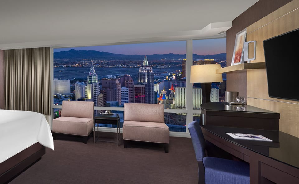 Deluxe Strip View King | View from room