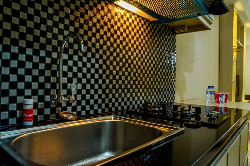Studio | Private kitchenette | Fridge, stovetop, electric kettle, rice cooker