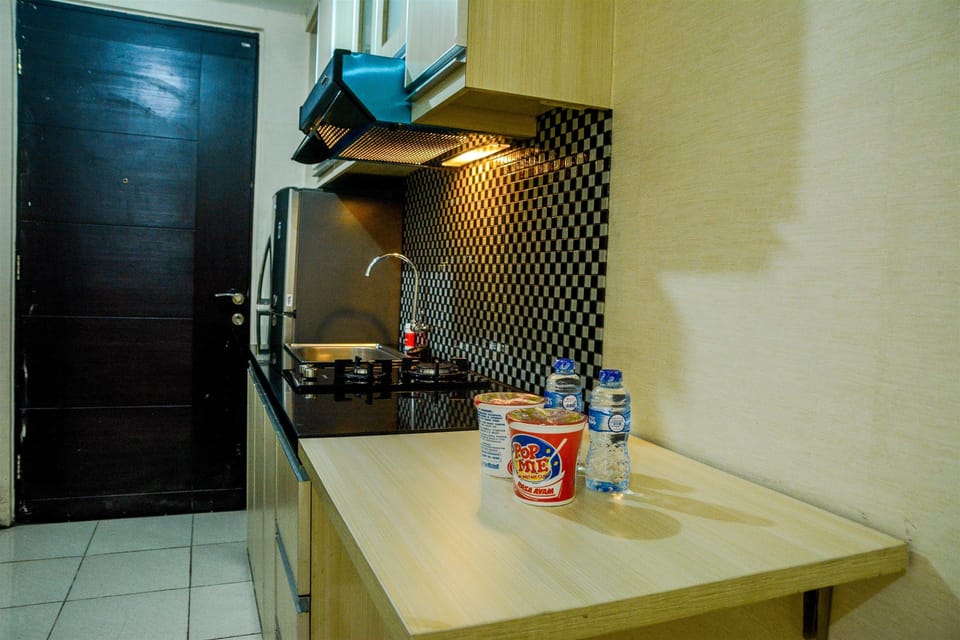 Studio | Private kitchenette | Fridge, stovetop, electric kettle, rice cooker