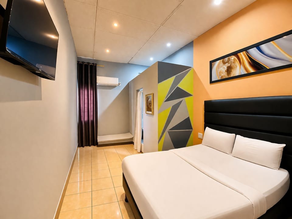 Deluxe Double Room | Iron/ironing board