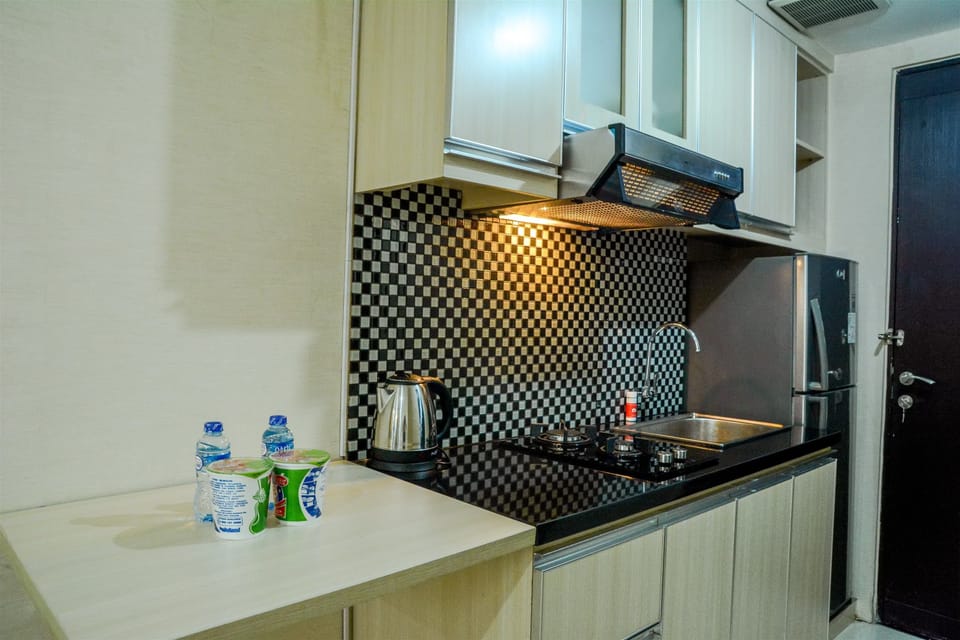 Studio | Private kitchenette | Fridge, stovetop, rice cooker, cookware/dishes/utensils