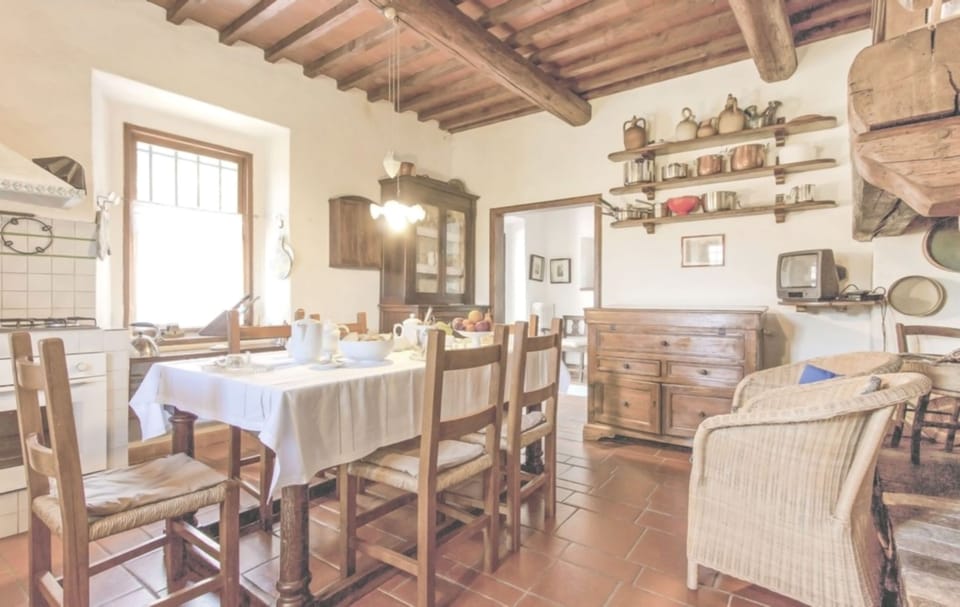 Villa, 3 Bedrooms | Living area | Flat-screen TV, fireplace