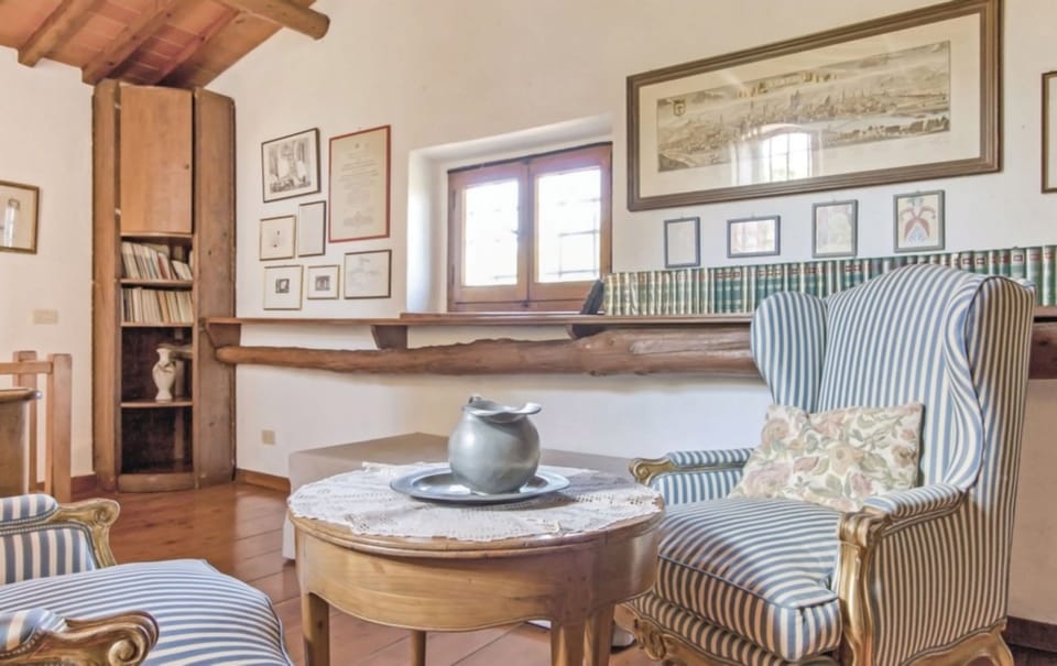 Villa, 3 Bedrooms | Living area | Flat-screen TV, fireplace
